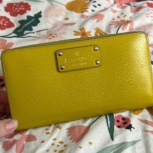 Kate spade wallet used condition